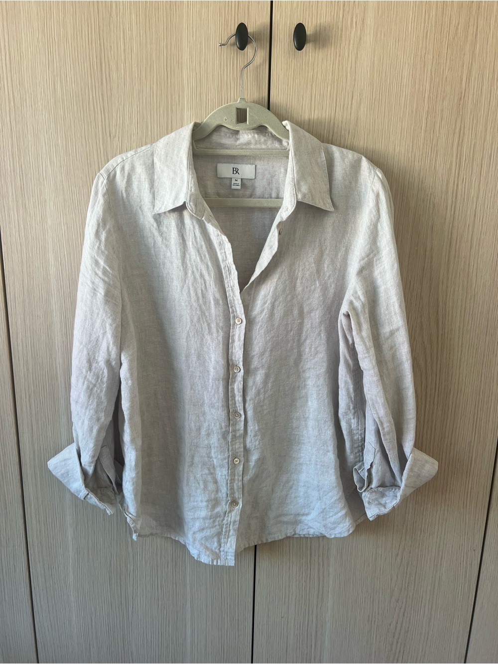 Women’s Linen Button-down Shirt